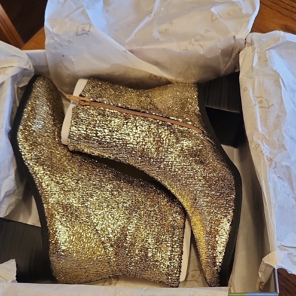 NEW Katy Perry Lolette Stretch Ankle Boots Size 7